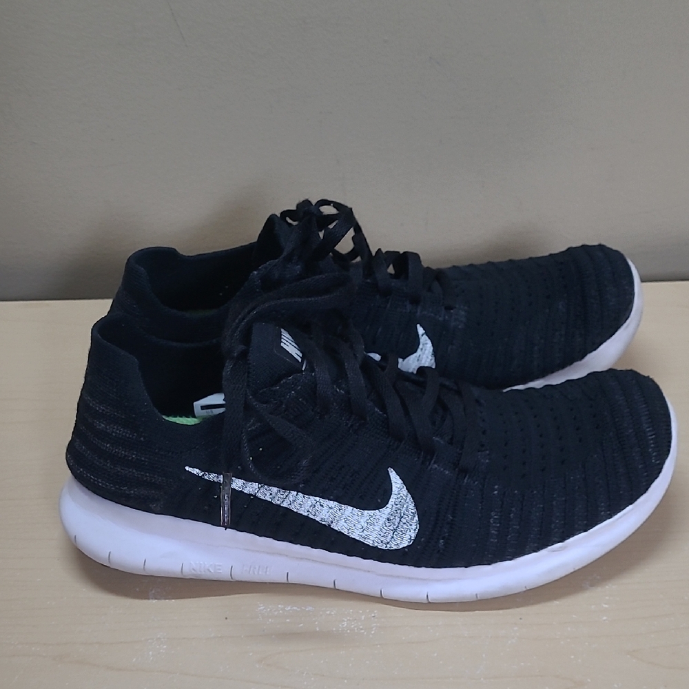 🩴Nike Women's Flyknit Running Shoe Black/White Lace Up Lightweight Size 8 GUC